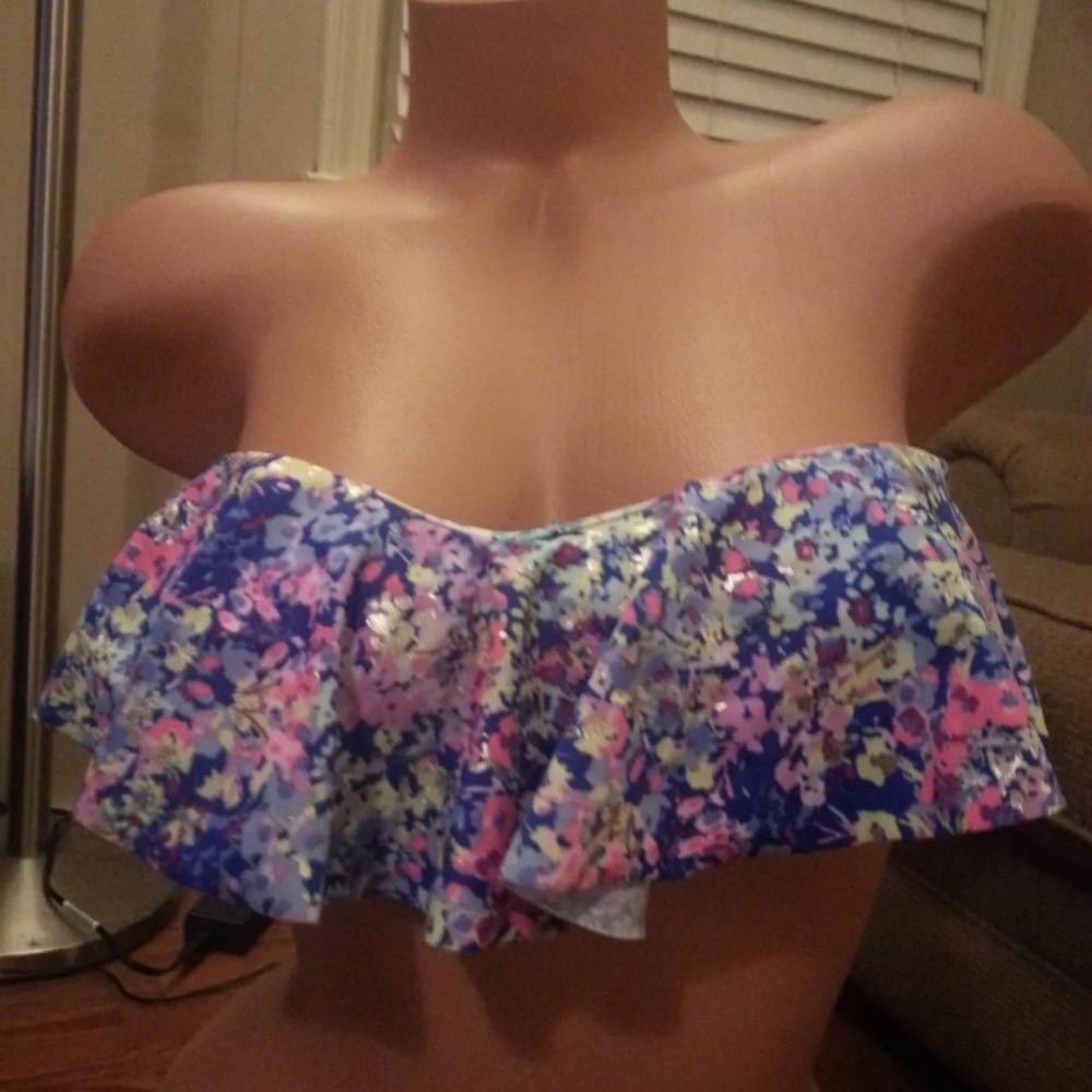 NWOT Victoria’s Secret Flounce Swim Top Size Medium Blue Floral